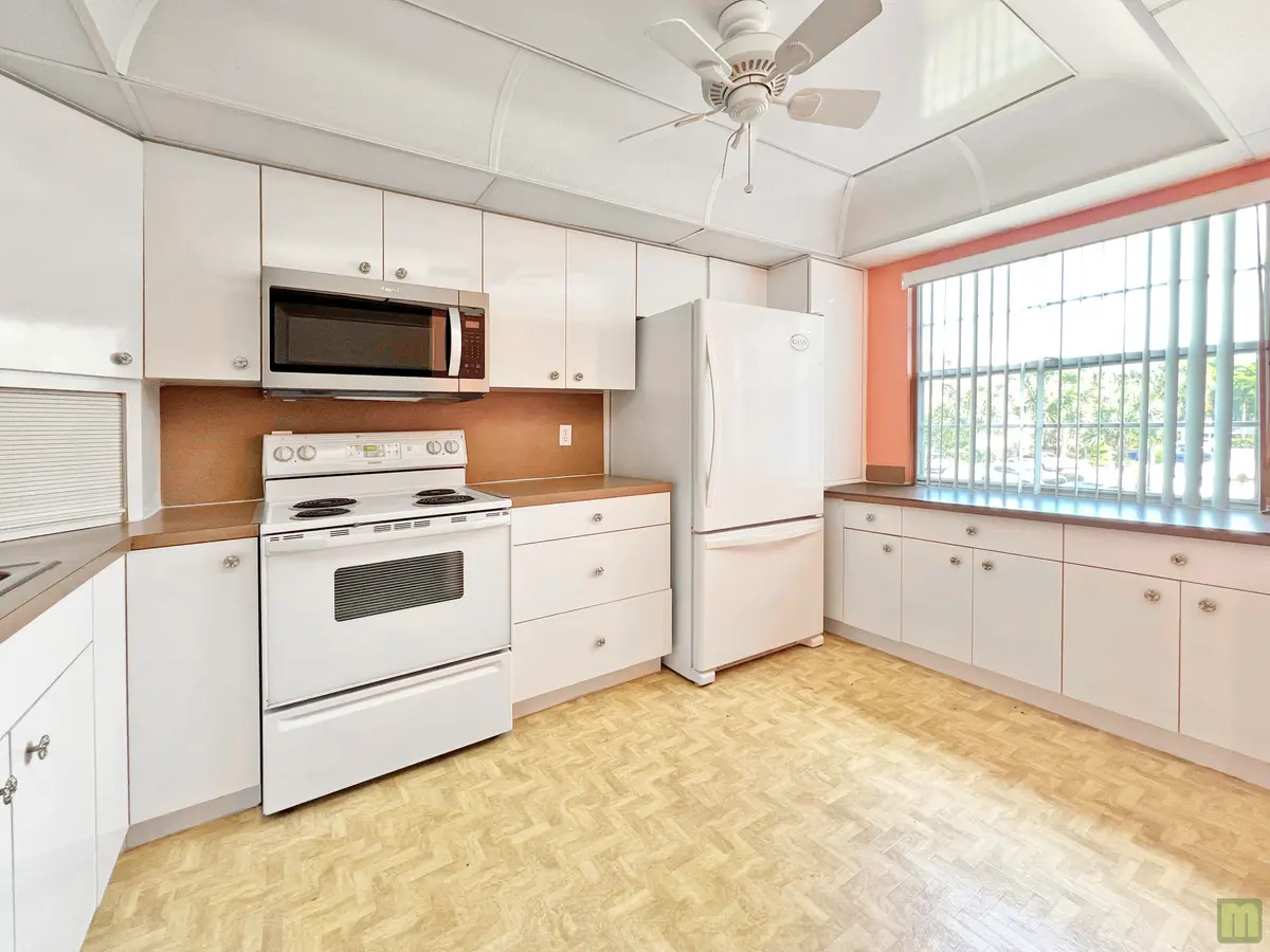 05 kit1 at 1901 Bermuda Circle M2, Coconut Creek