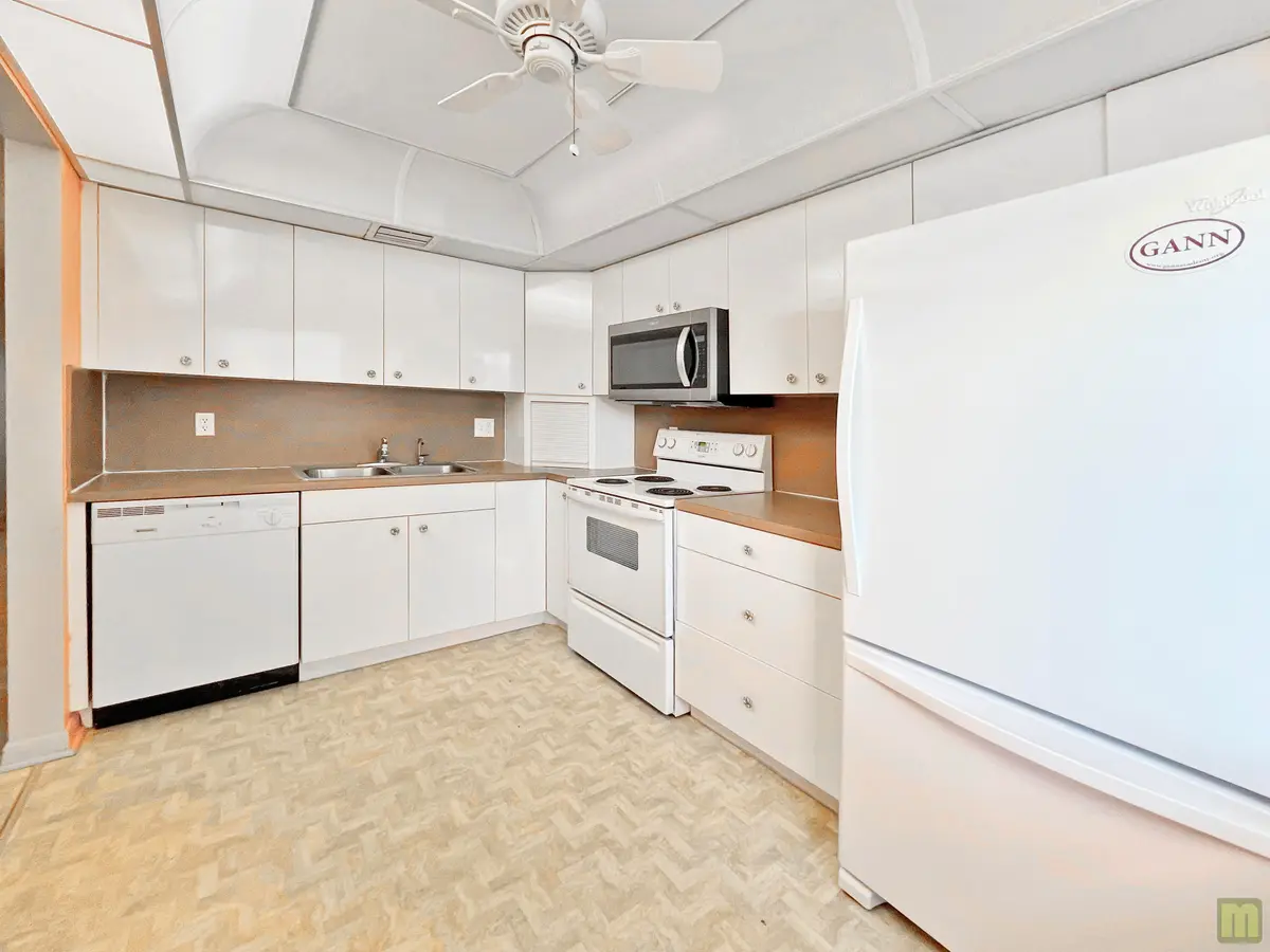 06 kit2 at 1901 Bermuda Circle M2, Coconut Creek