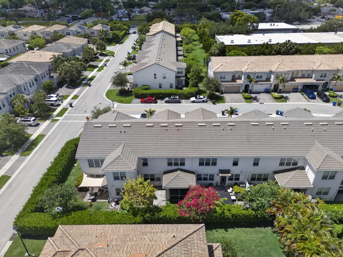 sachs-3 at 4715 Eucalyptus Drive, Hollywood