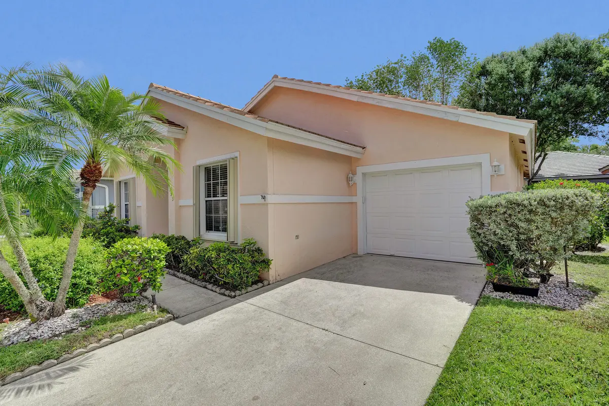 Driveway at 133 Caribe Court, Greenacres