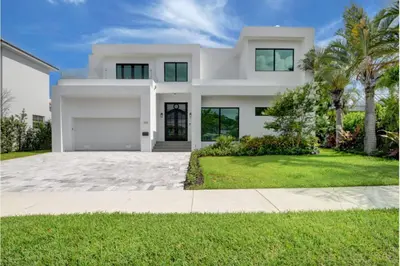 120 Summa Street, West Palm Beach – Single Family Residence for sale