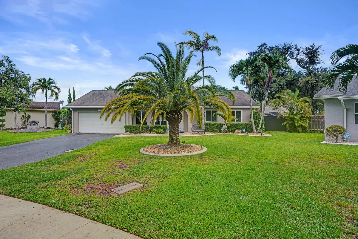 DSC08243 at 10141 SW 49th Court, Cooper City