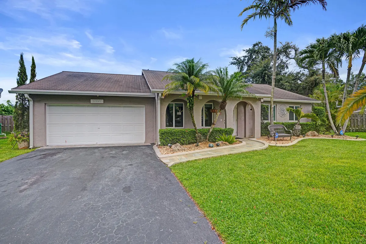 DSC08255 at 10141 SW 49th Court, Cooper City
