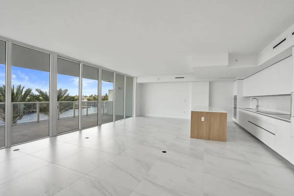 DSC06885 at 407 N Riverside Drive 303, Pompano Beach