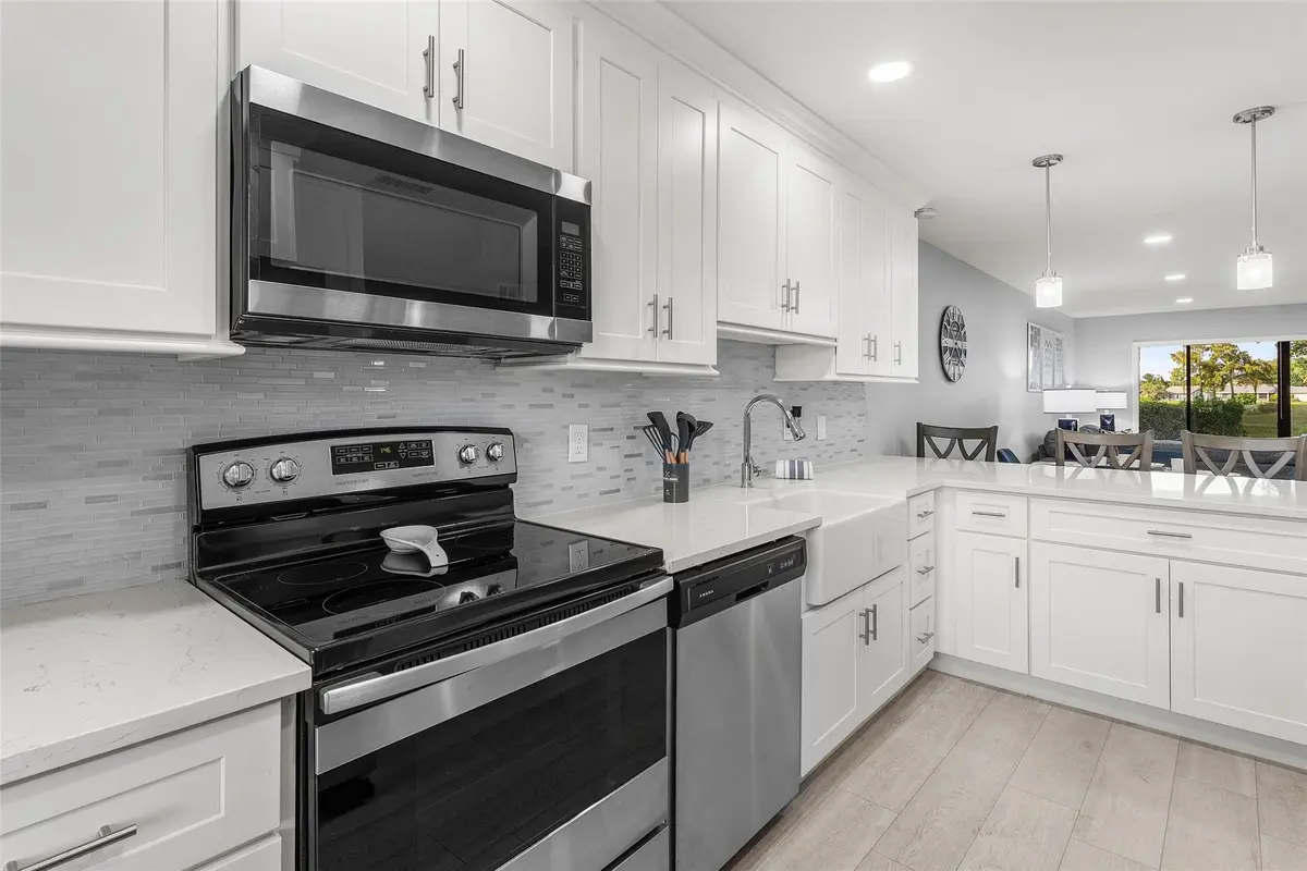 Finely appointed kitchen appliances at 9286 Vista Del Lago E, Boca Raton