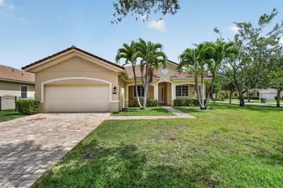 6810 Osage Circle, Greenacres – sold
