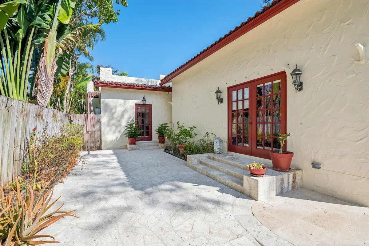 25-Akerstrom-704 SE 8th St-23 at 704 SE 8th Street, Fort Lauderdale