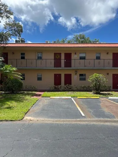 1955  SW Palm City Road 28 H, Stuart – Condominium for sale