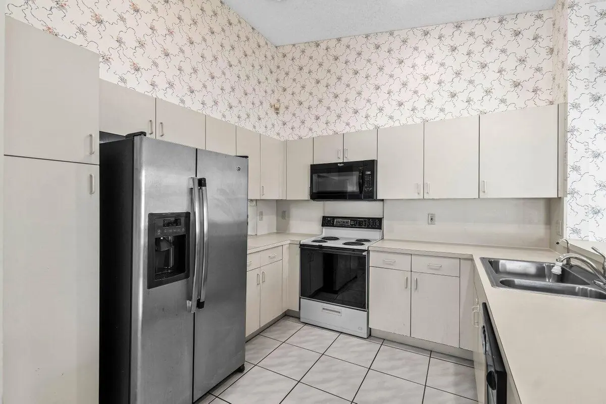 013-10001CountryBrookRoad-BocaRaton-FL-3 at 10001 Country Brook Road, Boca Raton