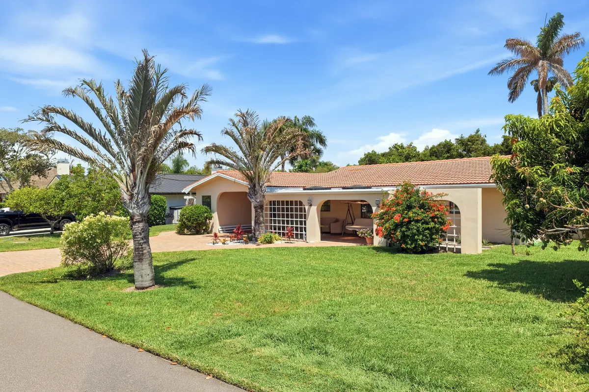 Exterior Front at 8455 SE Palm Street, Hobe Sound