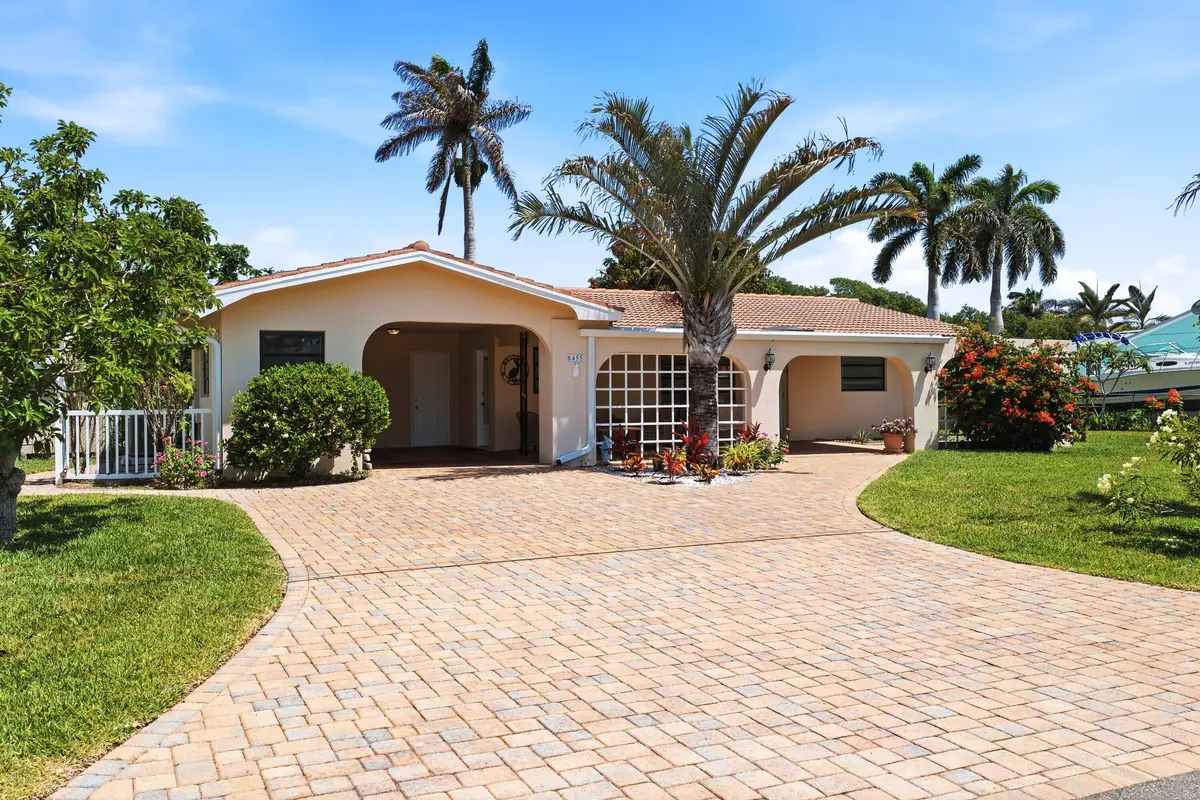 Exterior Front at 8455 SE Palm Street, Hobe Sound