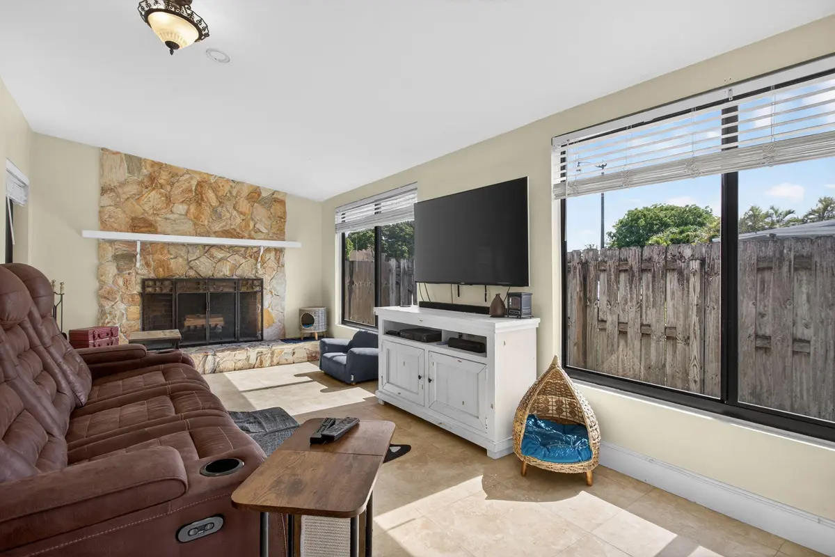 15-web-or-mls-1914-6459 at 1914 NE 53rd Court, Pompano Beach