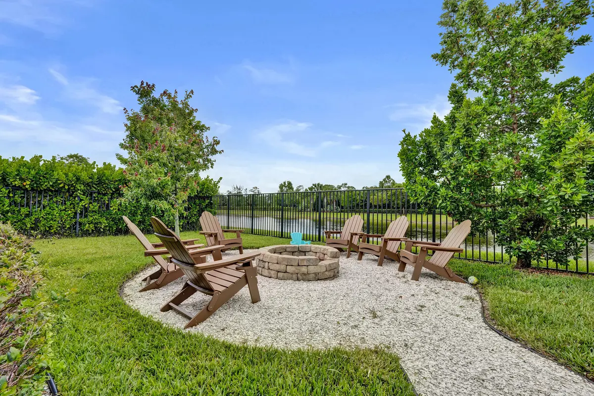 Fire-Pit at 15822 Orchard Drive, Westlake