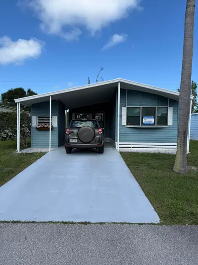 47 Flores Del Norte, Fort Pierce – Manufactured Home for sale