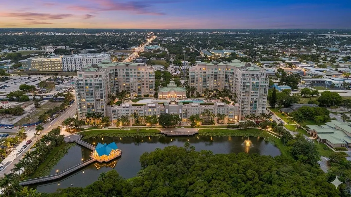 Twlight Photo at 450 N Federal Highway 905, Boynton Beach