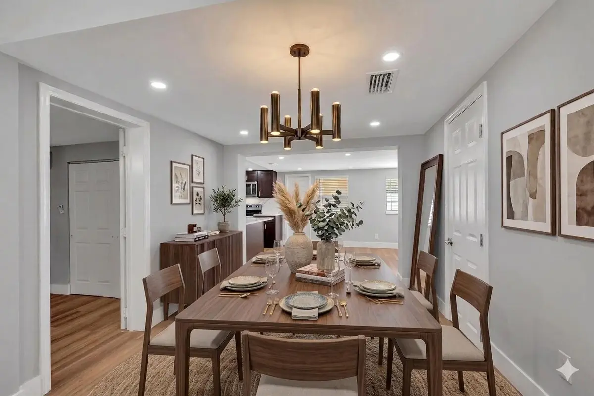 Dining area virtually staged1 at 125 E Hart Street, Lantana