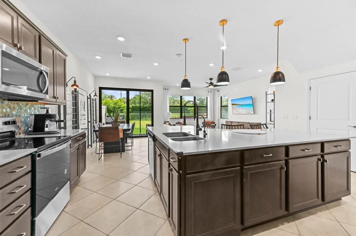 11 Kitchen 05 at 2343 Rollingwood Court, Oakland Park