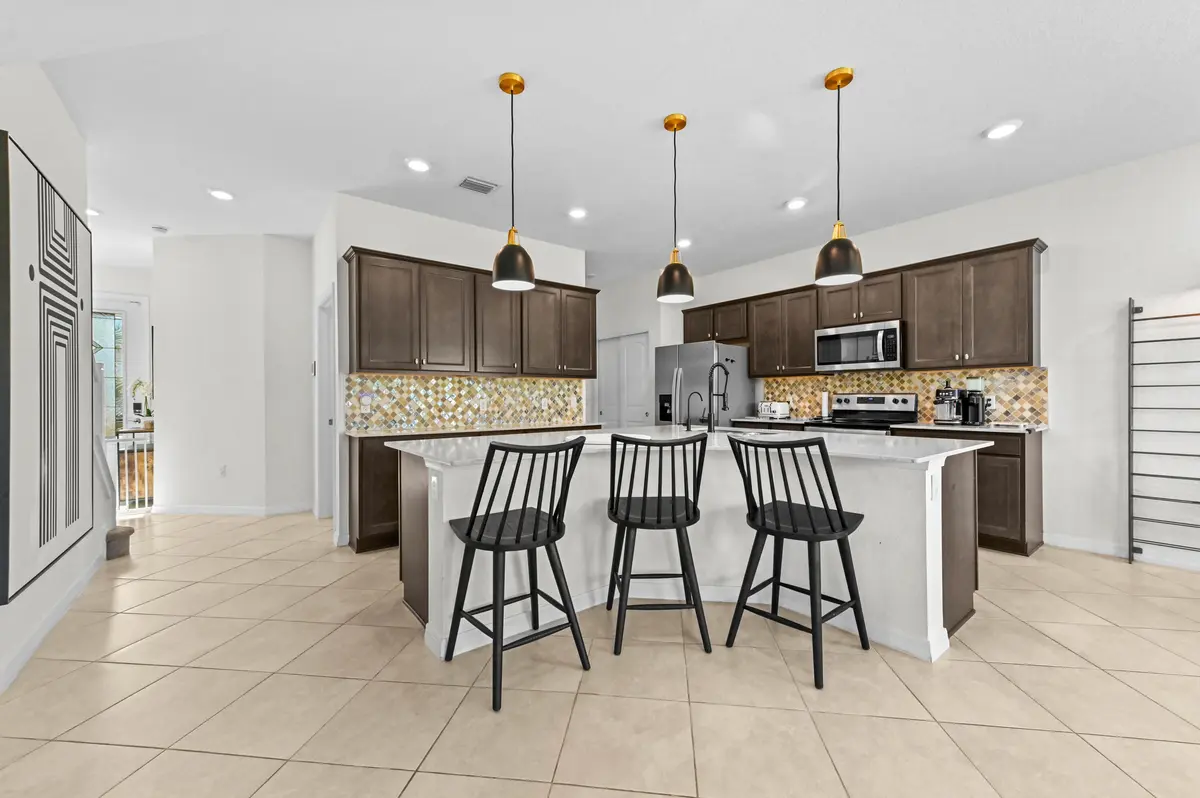 12 Dining room 01 at 2343 Rollingwood Court, Oakland Park