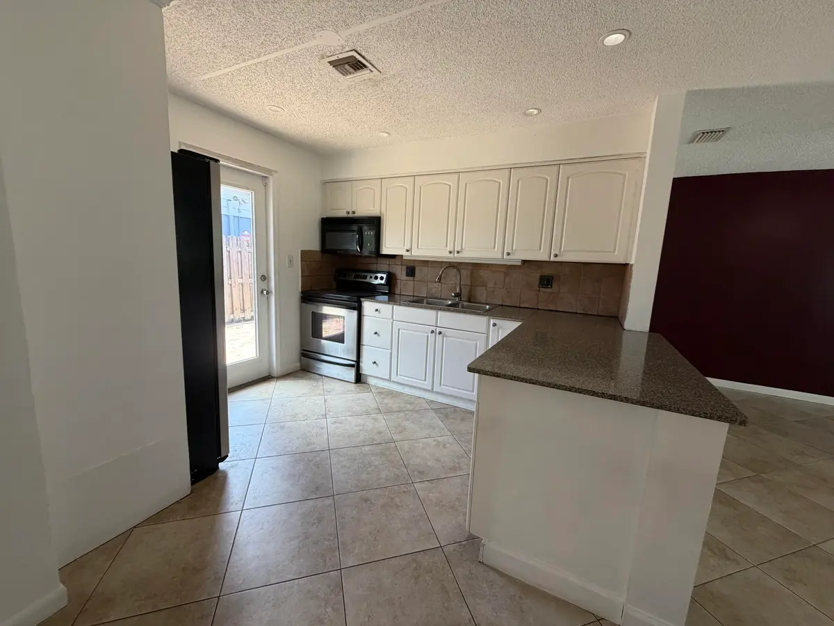 IMG_6173 at 4250 NE 12th Avenue, Pompano Beach