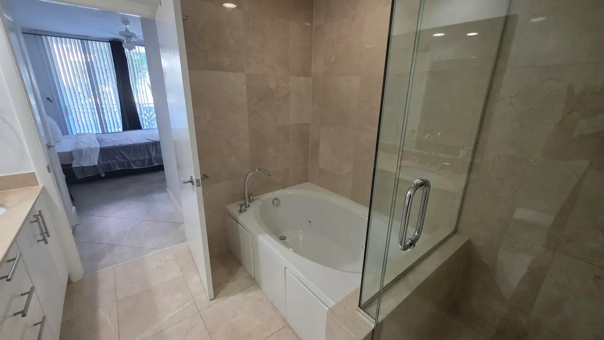 8-1000060340 at 550 Okeechobee Boulevard 308, West Palm Beach