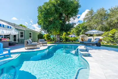 129 Milton Street, Lantana – sold