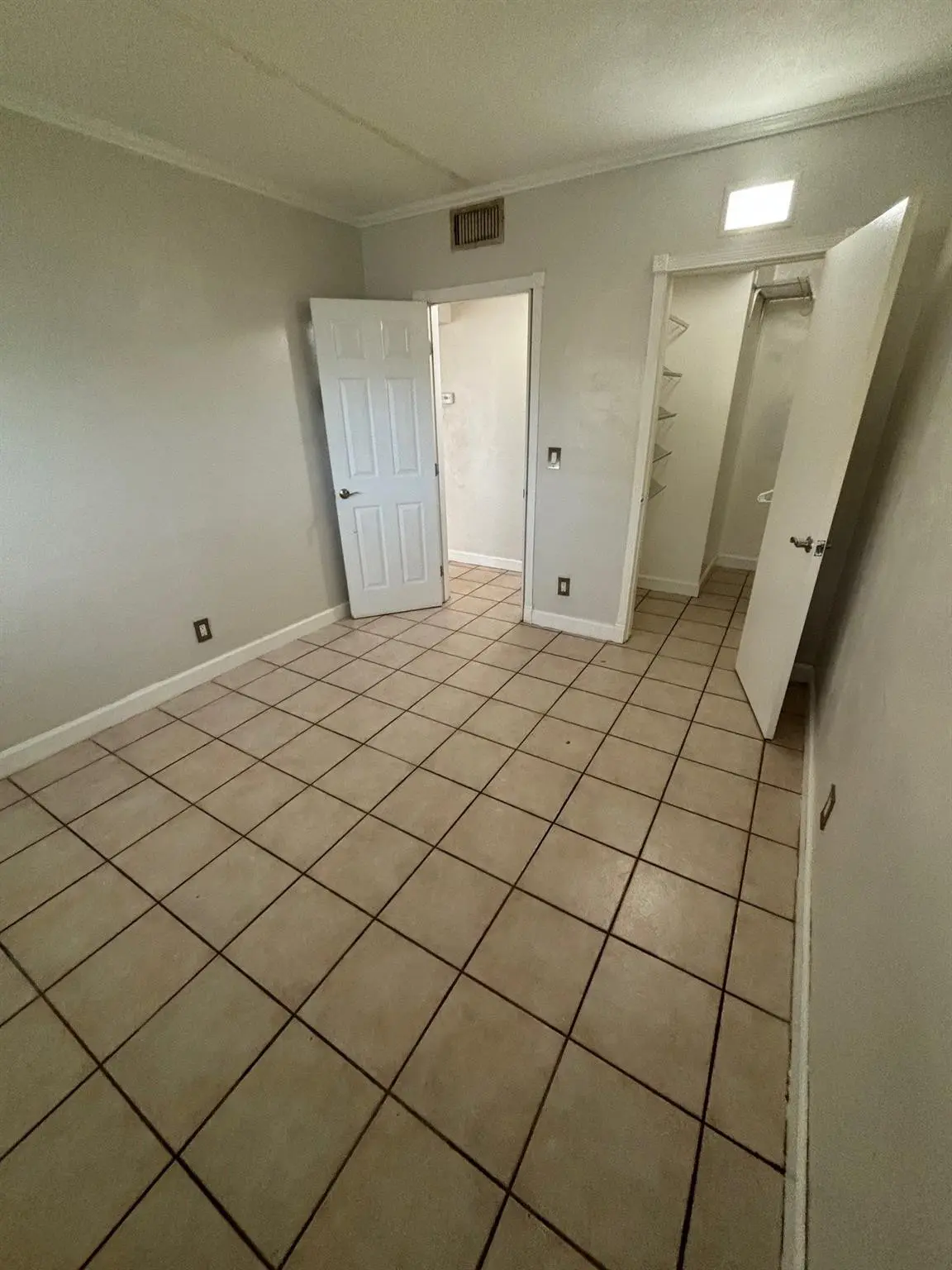 Photo 5 at 1301 N 12th Court 12a, Hollywood