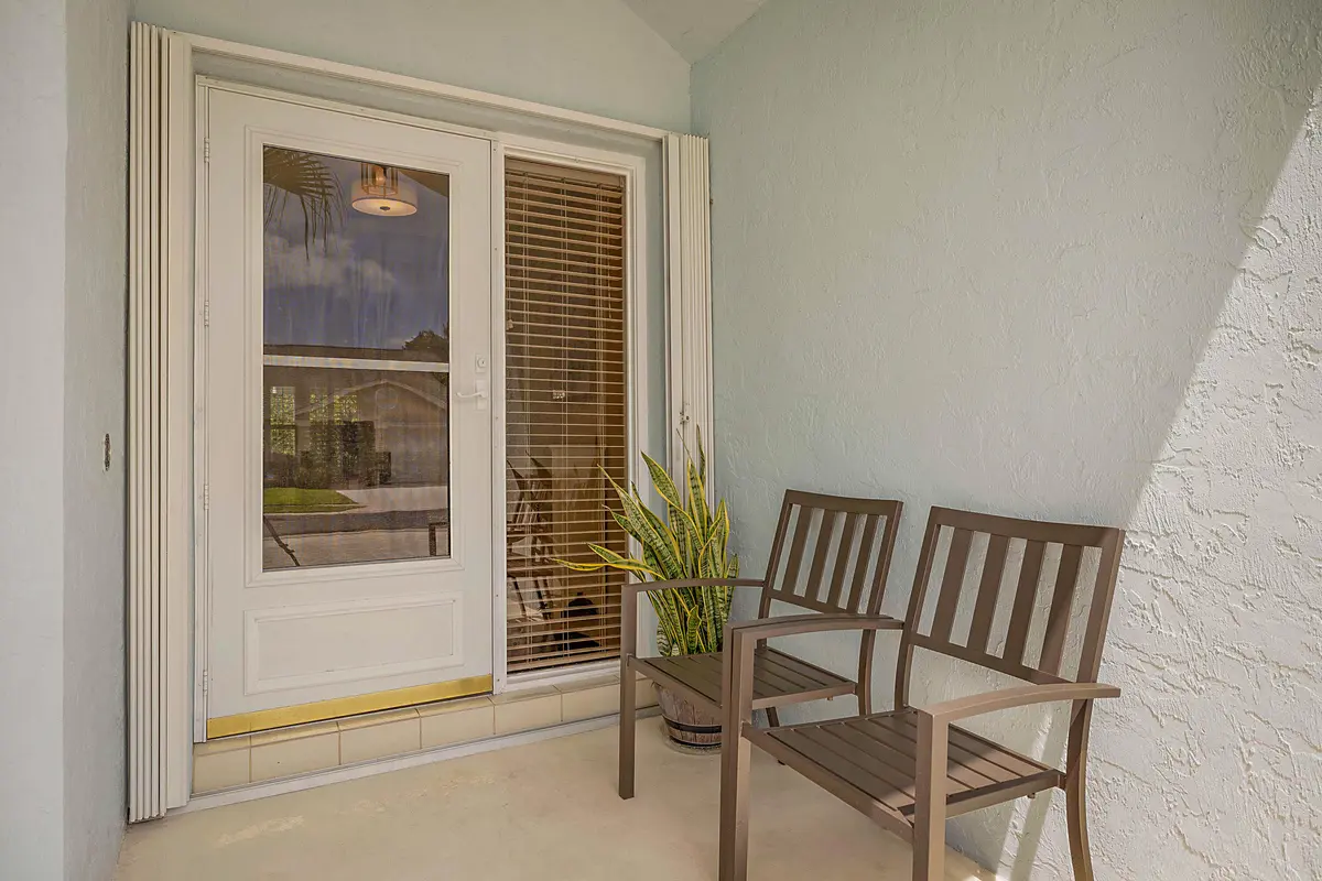 entrance at 124 Adobe Circle, Jupiter