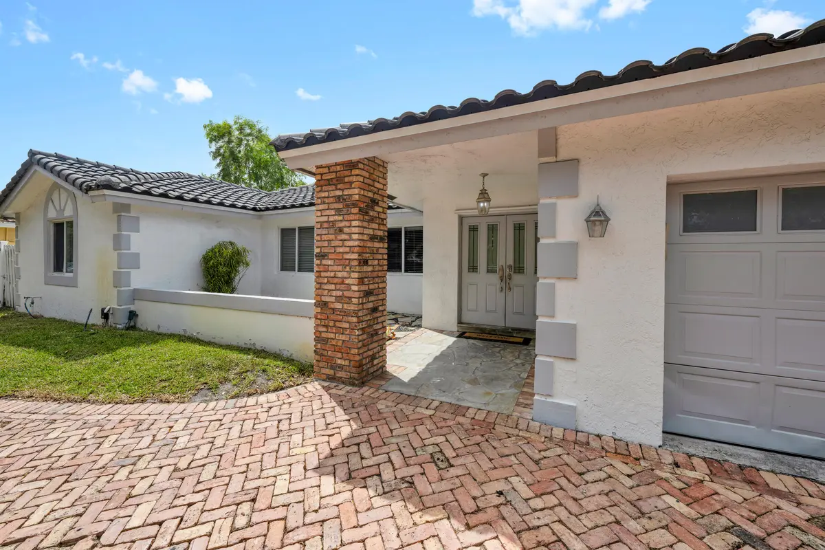 5791 Hawkes Bluff Ave 00009 at 5791 Hawkes Bluff Avenue, Davie