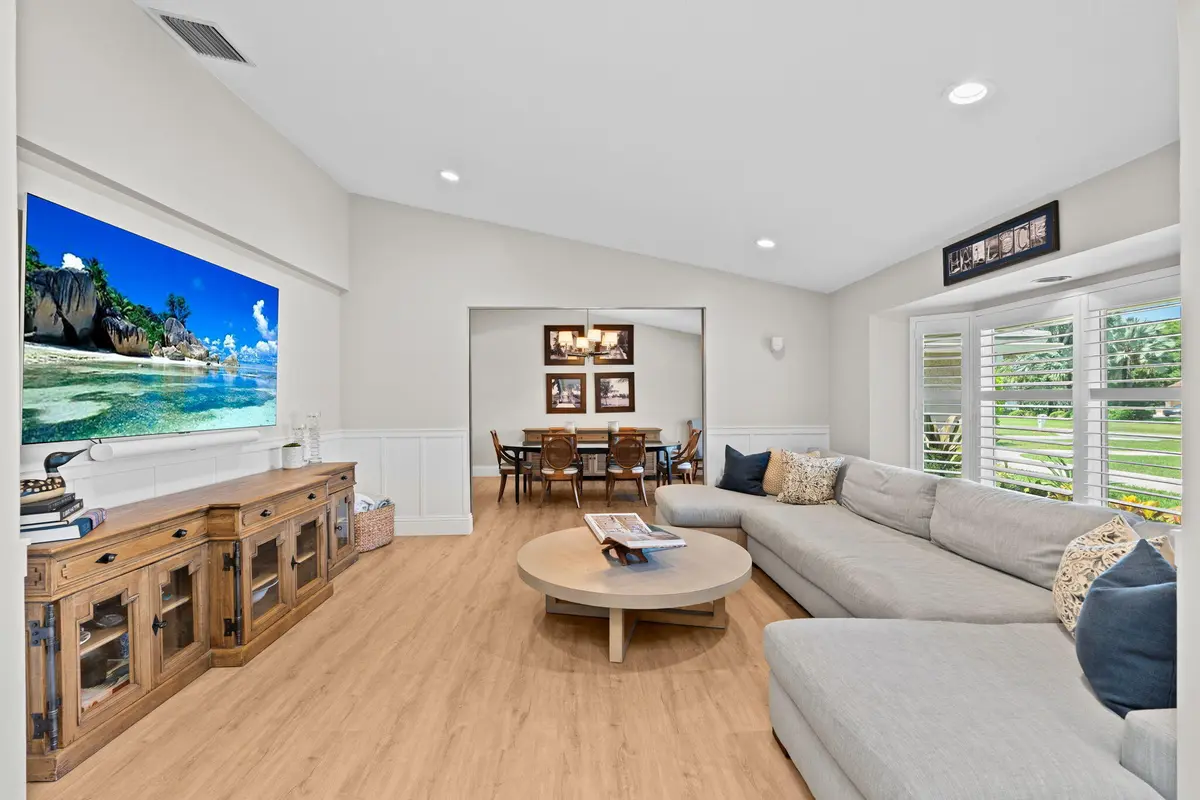 8-web-or-mls-A7406984 at 6207 NW 72nd Way, Parkland