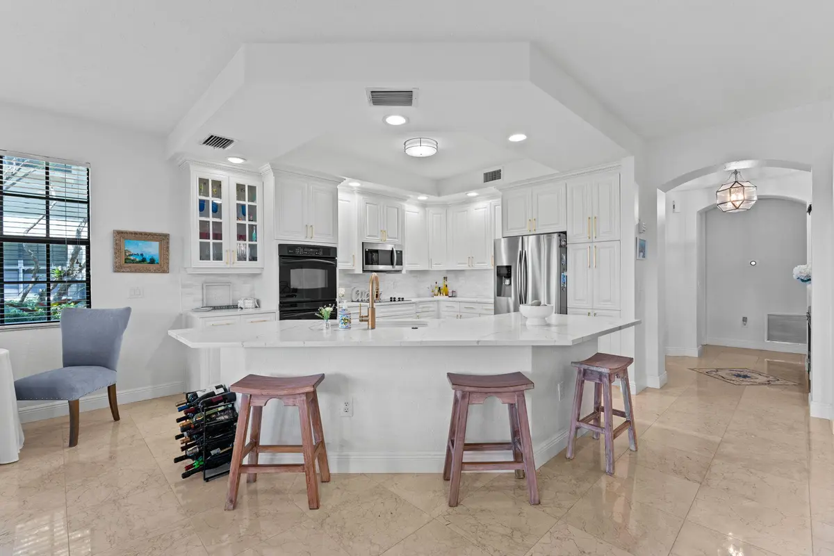 6-web-or-mls-A7406841 at 7543 Old Thyme Court 1c, Parkland