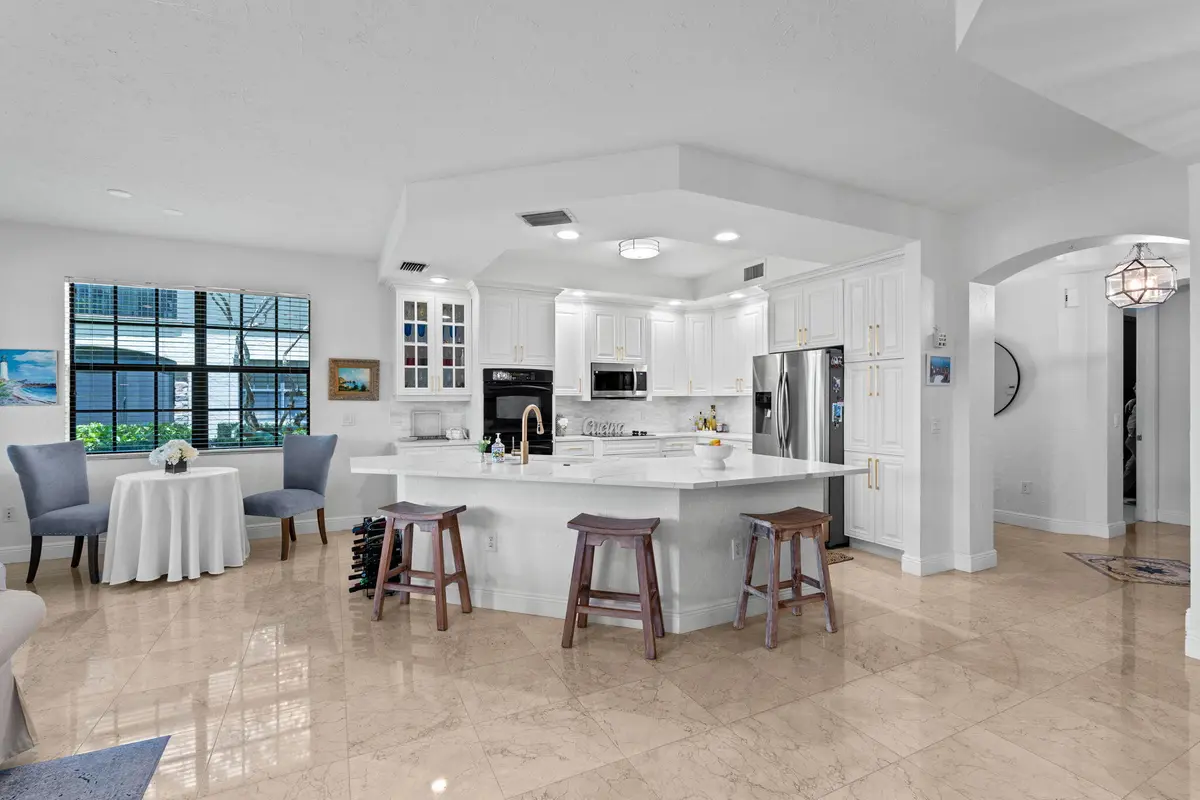 5-web-or-mls-A7406838 at 7543 Old Thyme Court 1c, Parkland