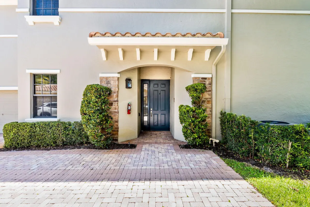 1-web-or-mls-A7406898 at 7543 Old Thyme Court 1c, Parkland