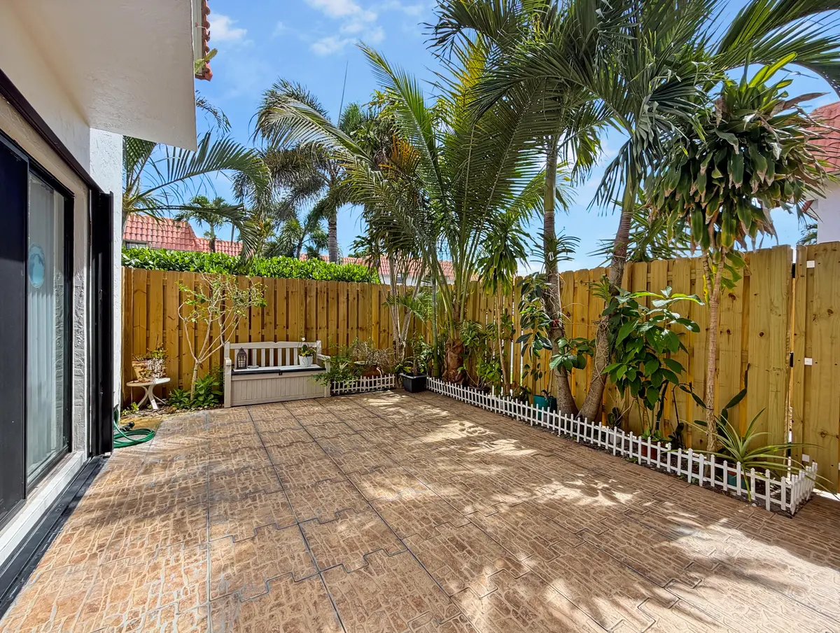 Patio 1251 S Federal Highway 114 at 1251 S Federal Highway 114, Boca Raton
