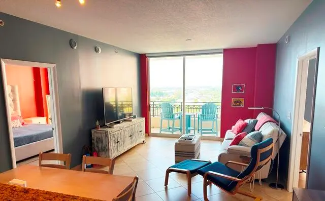 Great Room at 550 Okeechobee Boulevard 1405, West Palm Beach