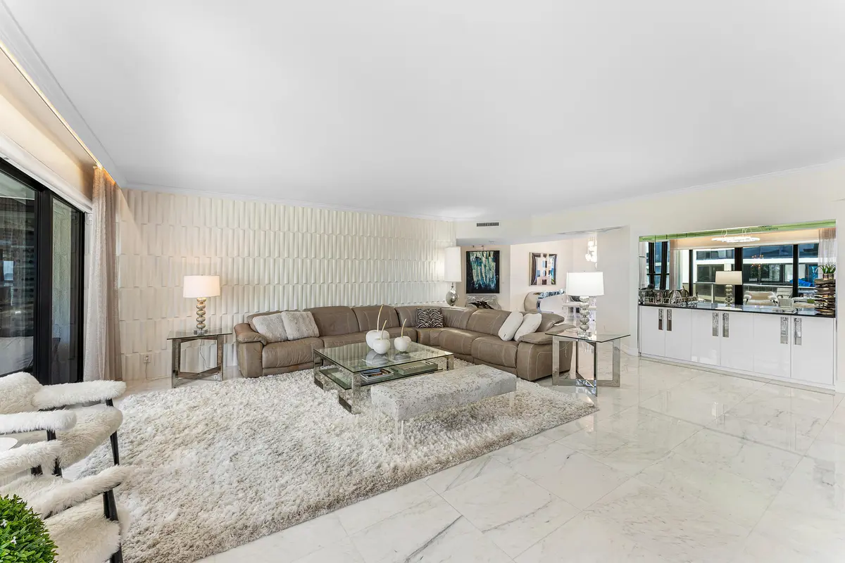 living room at 3120 S Ocean Boulevard 3-202, Palm Beach