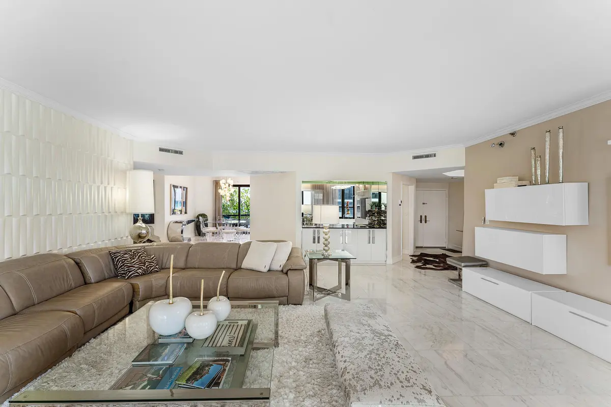 living room at 3120 S Ocean Boulevard 3-202, Palm Beach