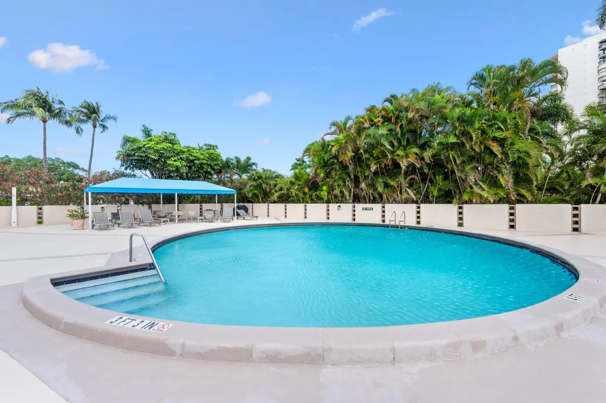 2400 Presidential Way 1006, West Palm Beach, FL – photo 2