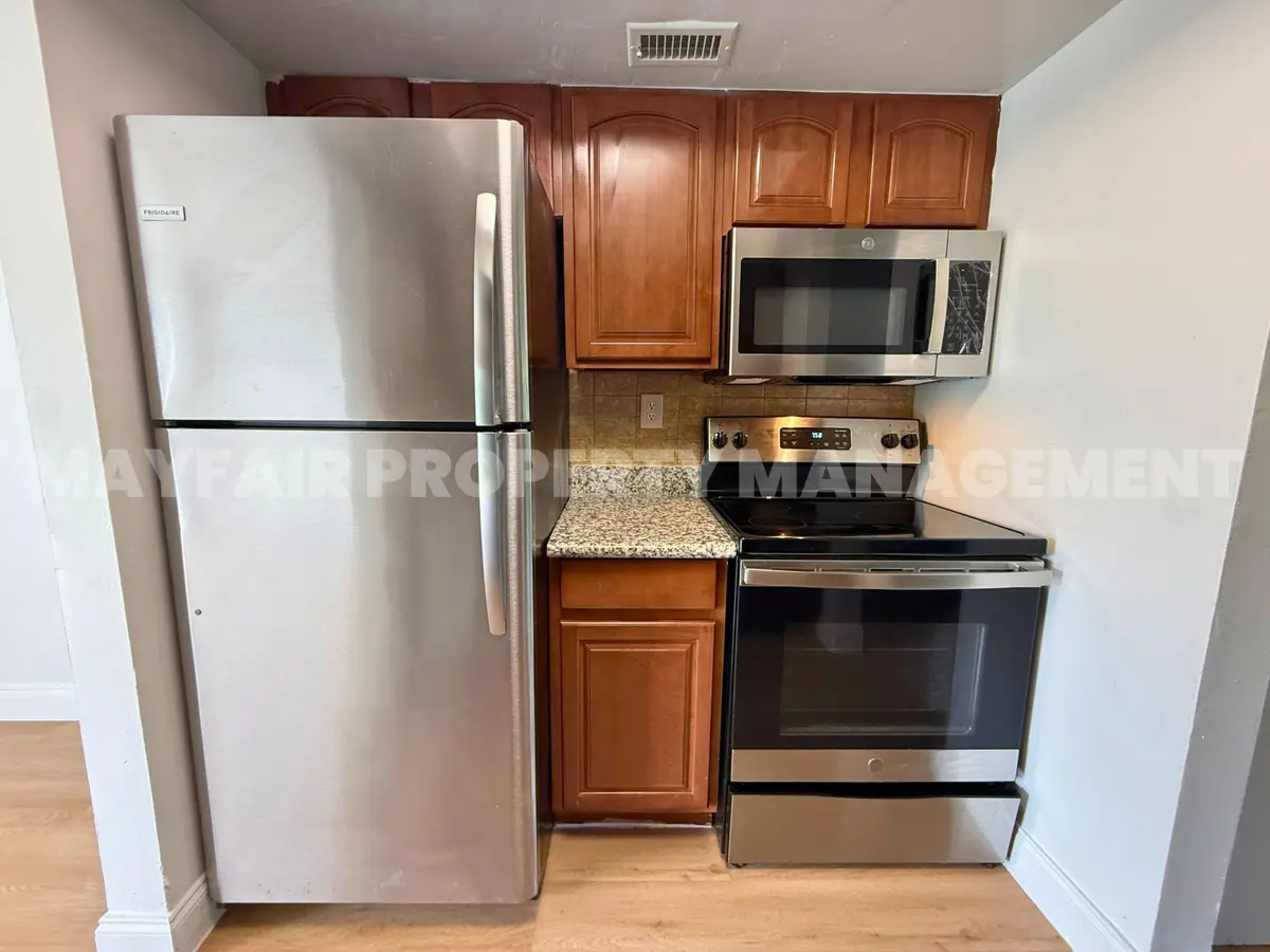 5 (14) at 4100 NW 16th Avenue 11, Oakland Park