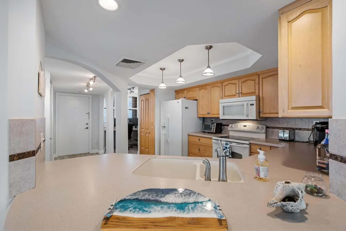 Kitchen/Foyer at 9550 S Ocean Drive 4, Jensen Beach