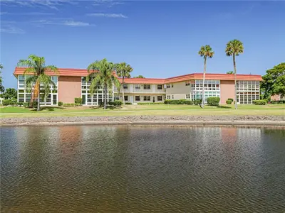 76 Royal Oak Drive 104, Vero Beach – sold