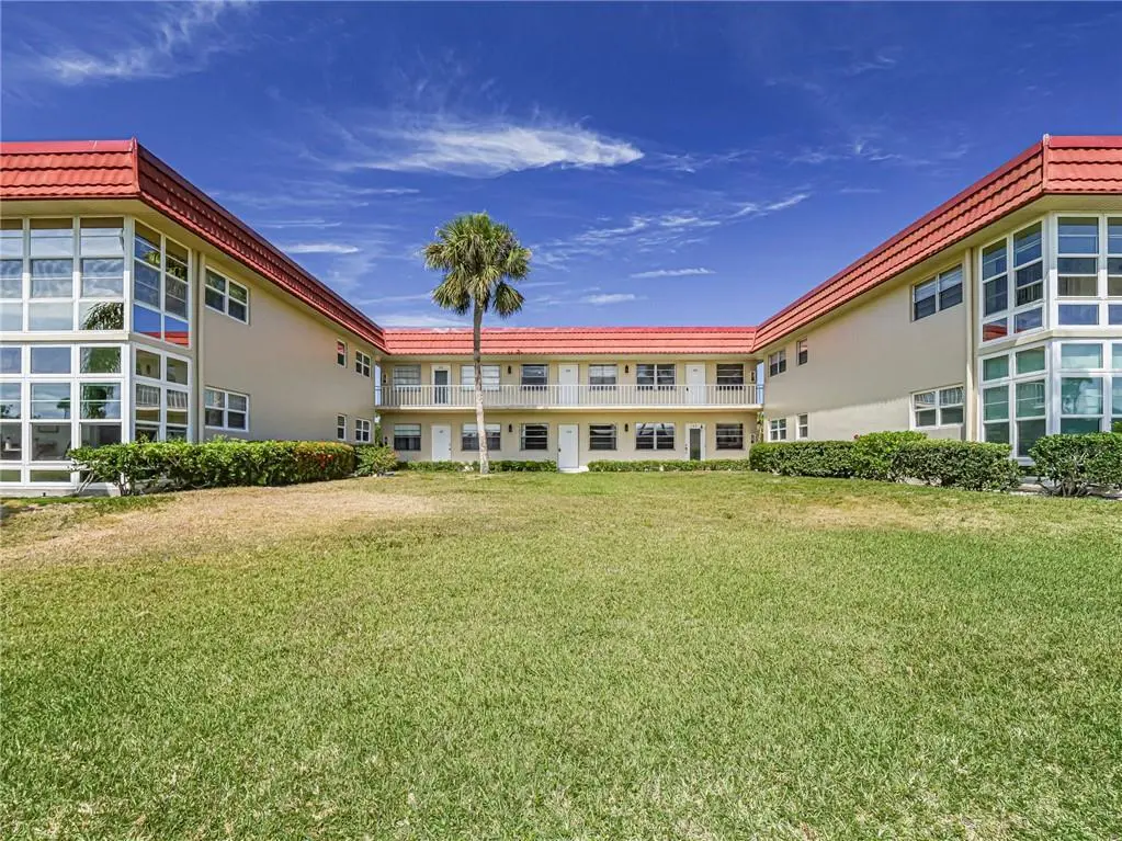 76 Royal Oak Drive 104, Vero Beach, FL – photo 2