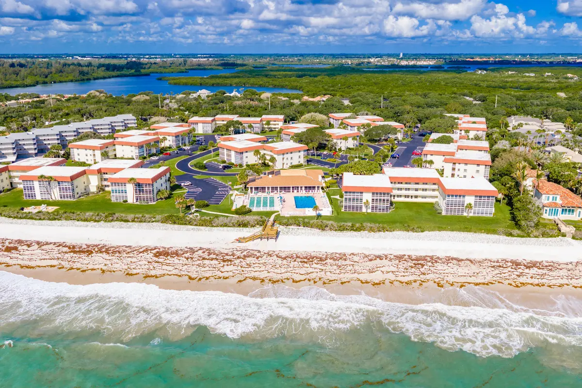 Oceanfront Amenities at 5400 Highway A1a H4, Indian River Shores