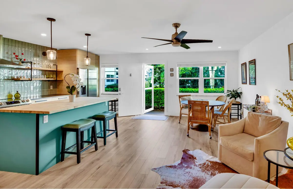 Great Room at 5400 Highway A1a H4, Indian River Shores