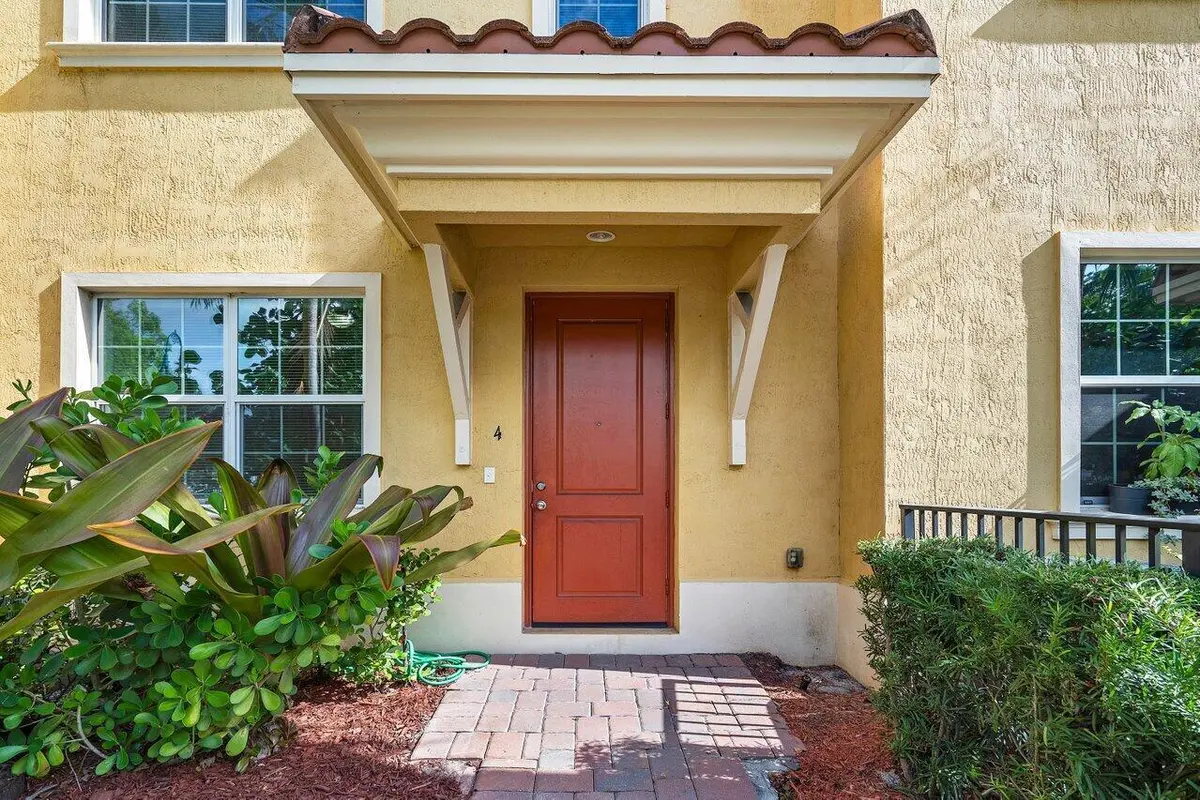 Front Door at 224 S Federal Highway 4, Lake Worth Beach