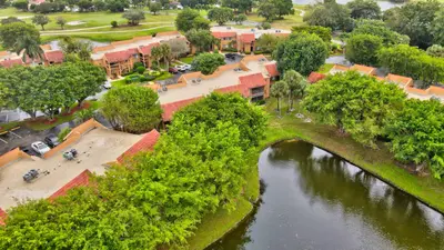 11255 Green Lake Drive 202, Boynton Beach – Condominium for sale