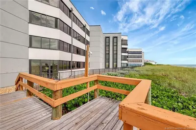 1357 NE Ocean Boulevard 215, Stuart – Condominium for rent