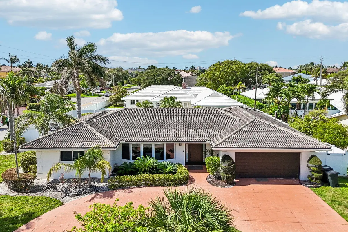 1-web-or-mls-NE 39th Ct-S2205-039 at 2940 NE 39th Court, Lighthouse Point