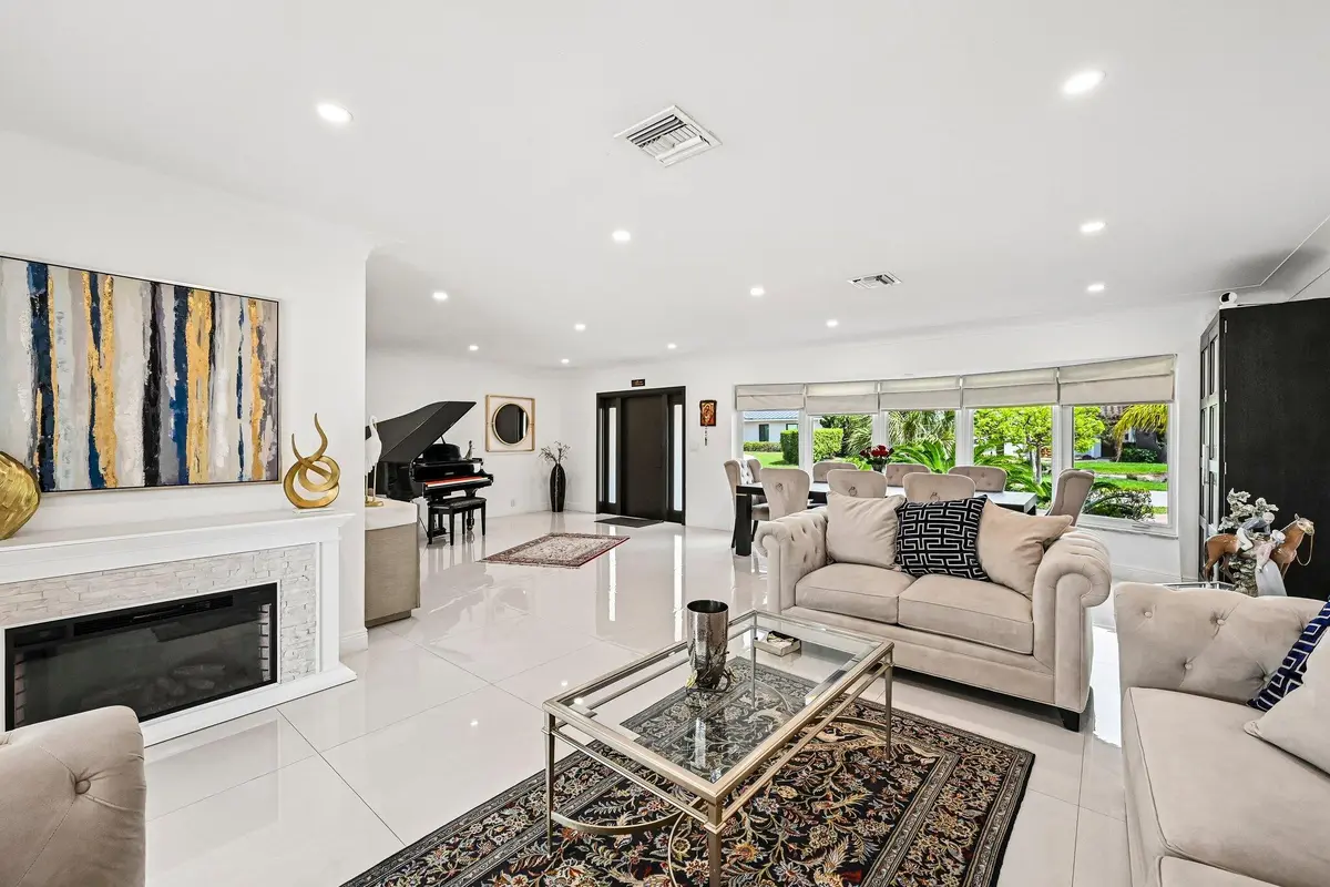 6-web-or-mls-NE 39th Ct-S2205-005 at 2940 NE 39th Court, Lighthouse Point