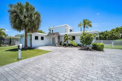 5920 NE 21st Road, Fort Lauderdale – Single Family Residence for sale