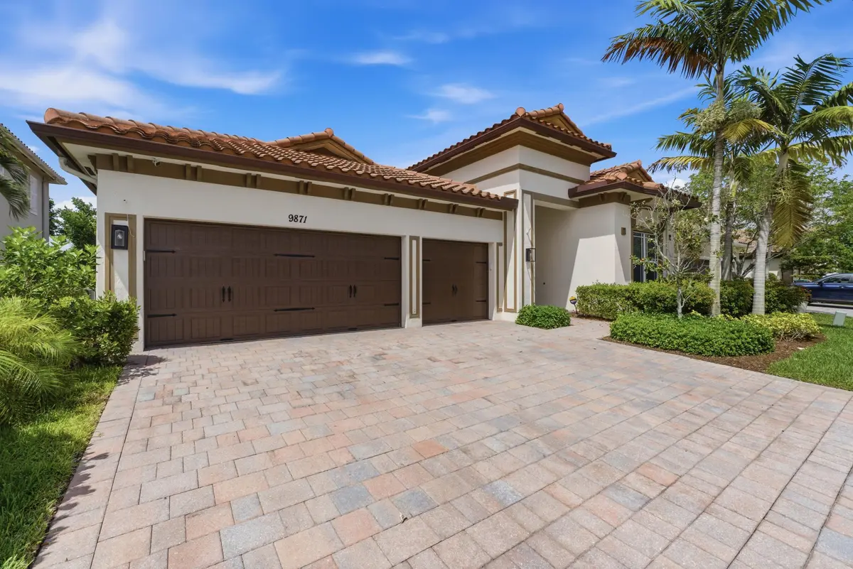 9871 Lakeview Ln_004 at 9871 Lakeview Lane, Parkland